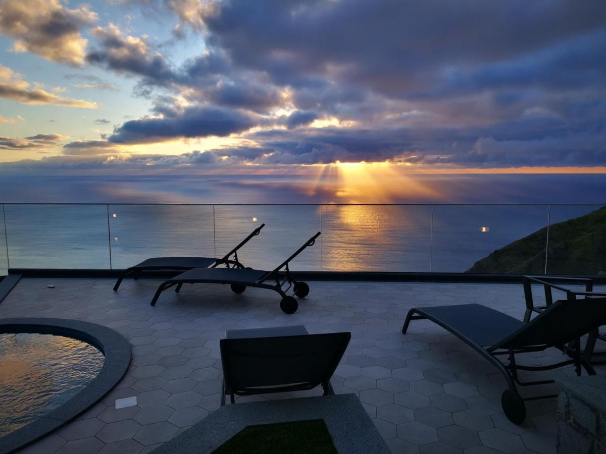 The Cliffhouse By Lovelystay Fajã da Ovelha Extérieur photo